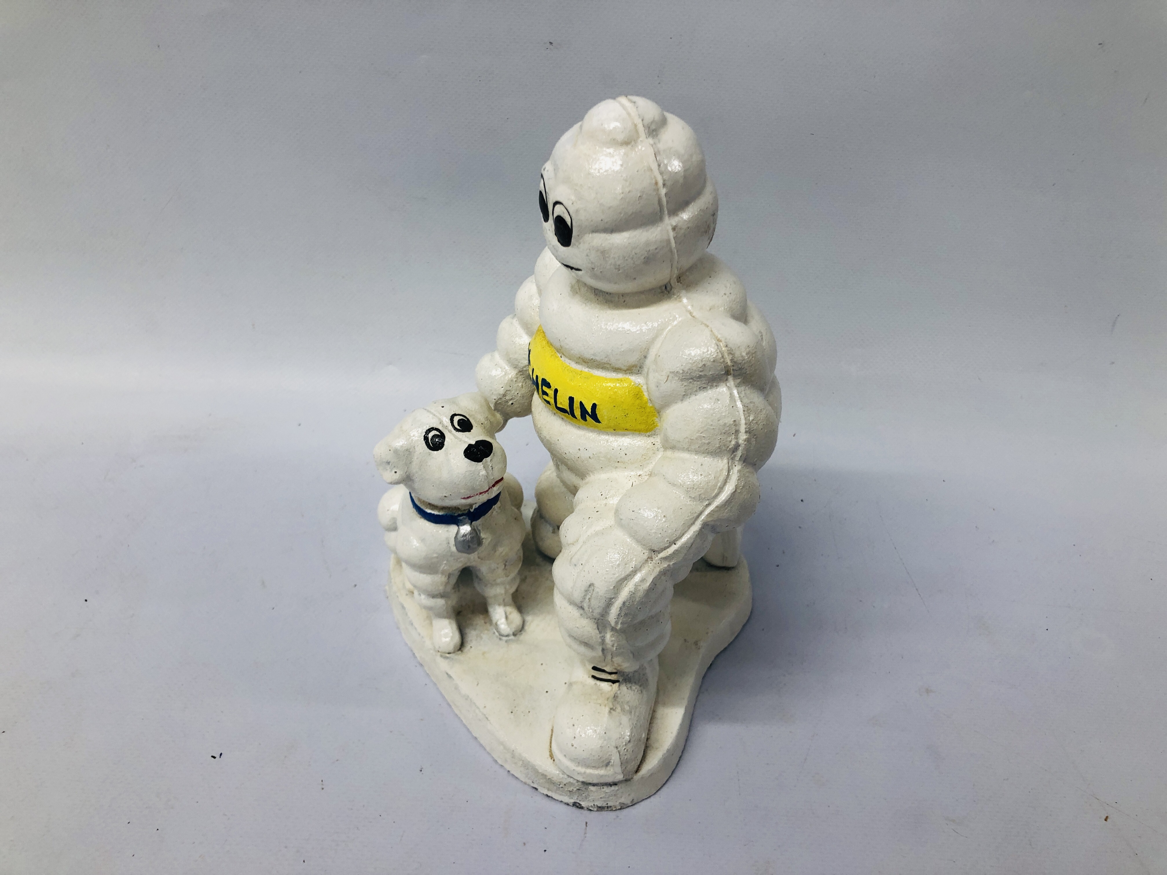 (R) MICHELIN FIGURE & DOG - Image 3 of 4