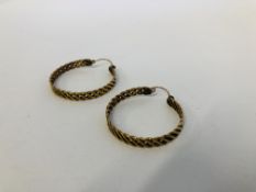 A PAIR OF 9CT GOLD LATTICE WORK HOOP EARRINGS