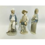 3 X LLADRO FIGURES COMPRISING YOUNG GIRL HOLDING FLOWERS (FLOWERS A/F),