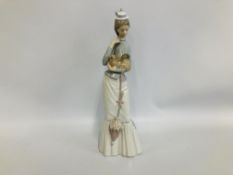 LARGE LLADRO FIGURINE HOLDING A SMALL DOG H 37CM