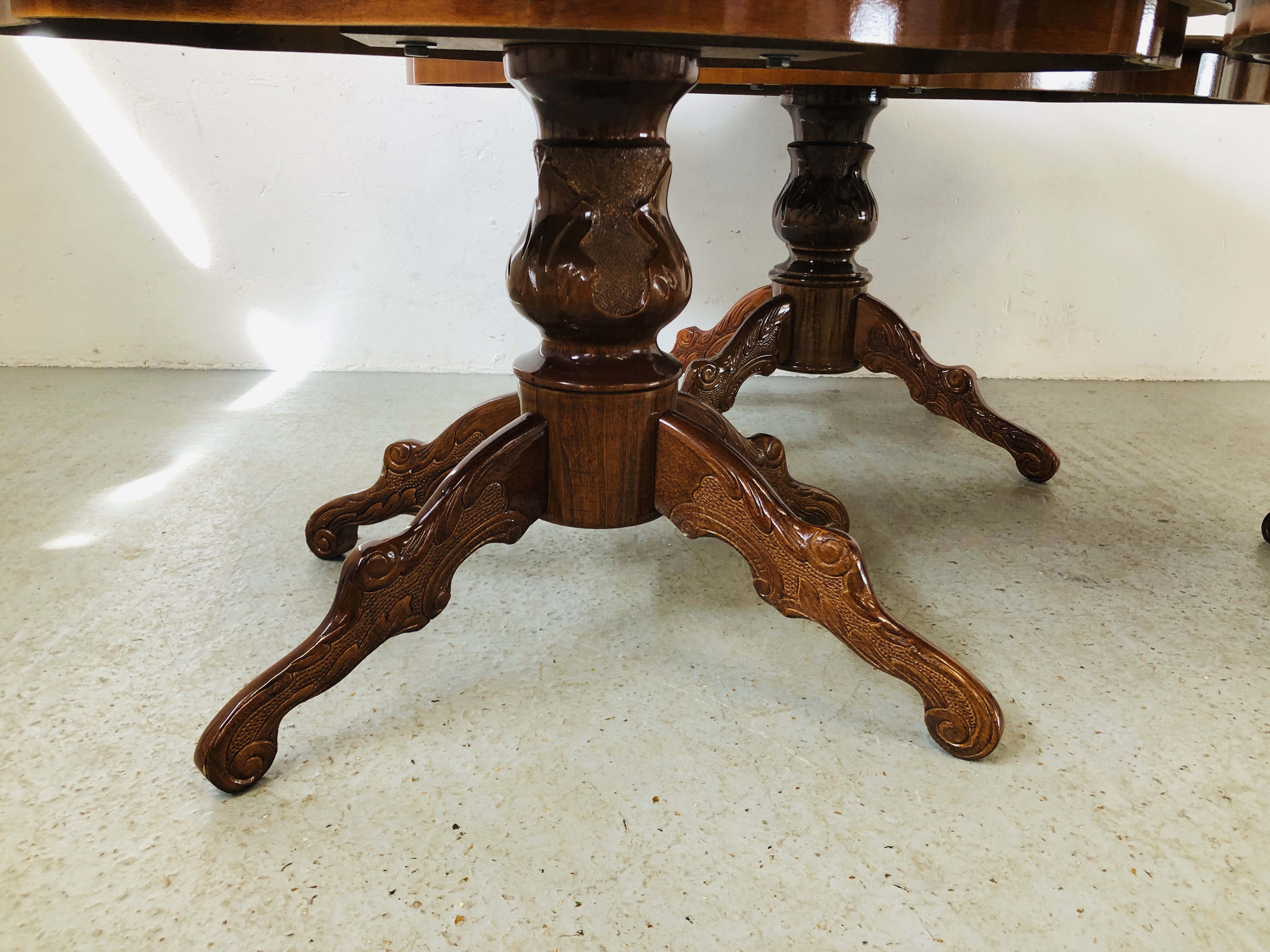 TWO REPRODUCTION ITALIAN SINGLE PEDESTAL STYLE OCCASIONAL TABLES - Image 5 of 8