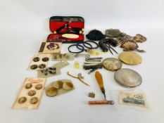 A COLLECTION OF ASSORTED VINTAGE COLLECTABLES TO INCLUDE HAIR COMBS, BUTTONS,