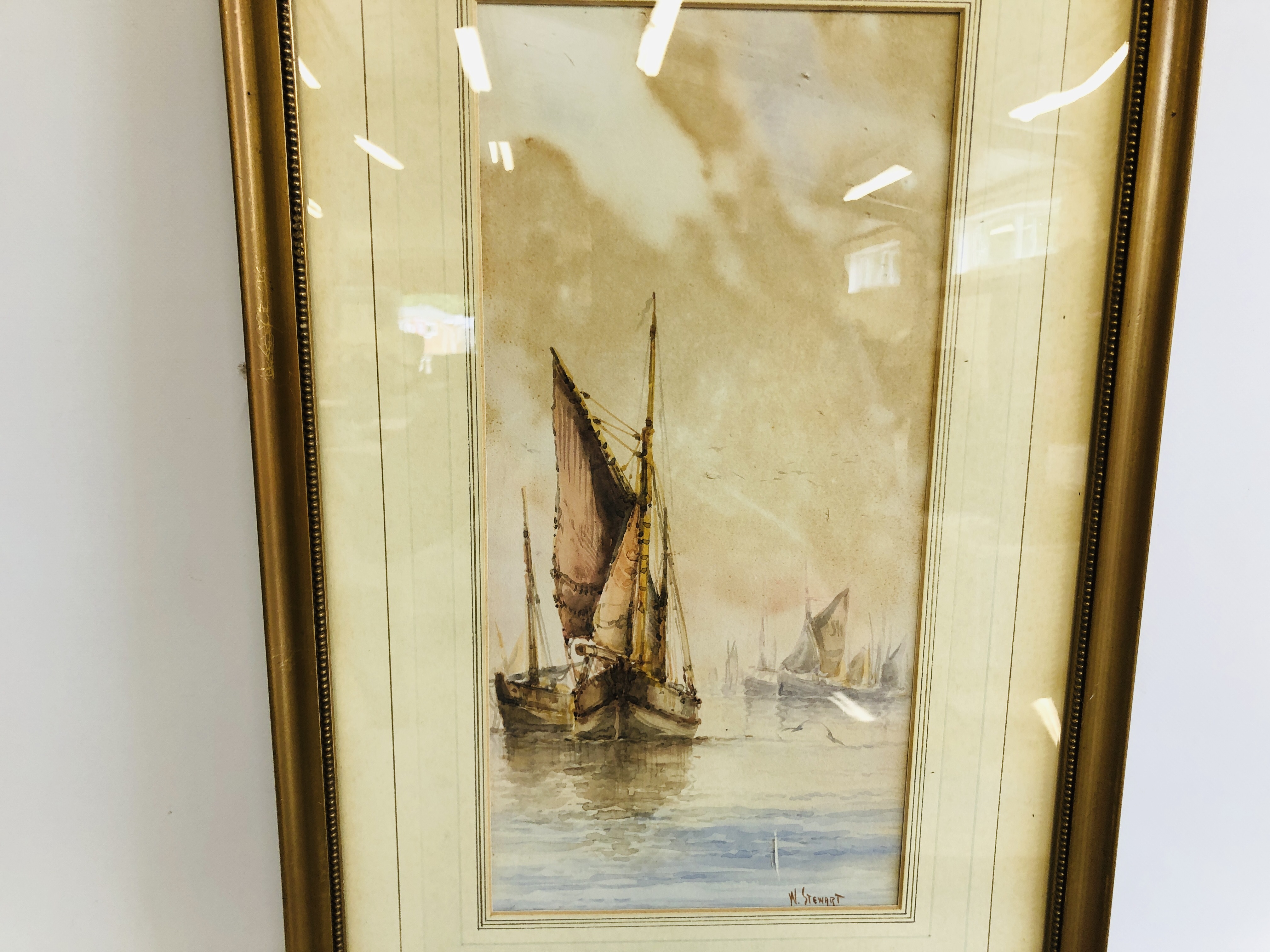 A FRAMED WATERCOLOUR 'SHIPS IN HARBOUR' BEARING SIGNATURE N. STEWART 9 X 40CM. - Image 8 of 9