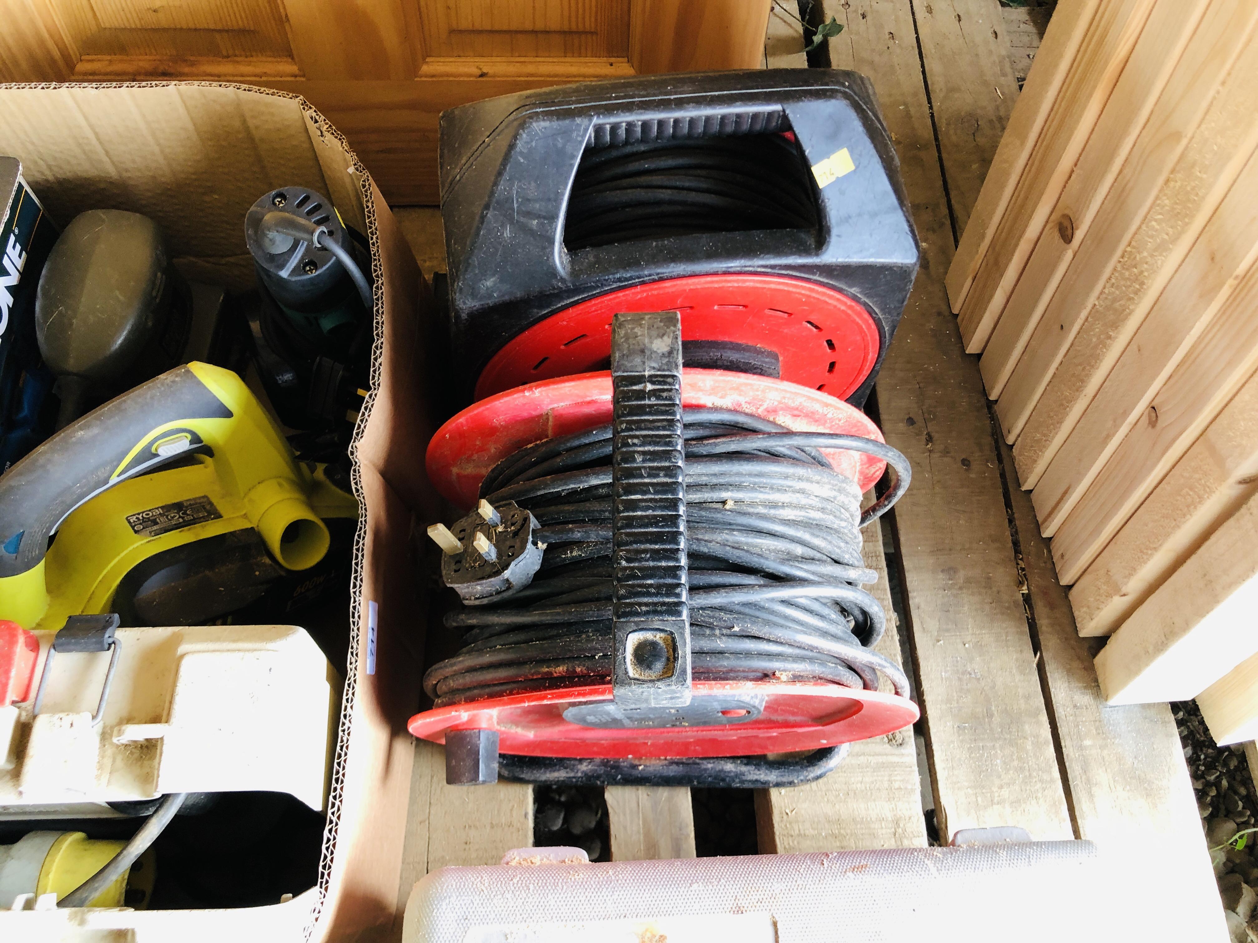 A WORKZONE 900 WATT BELT SANDER, A RYOBI 600 WATT ELECTRIC PLANER, A BOSCH 110 VOLT POWER DRILL, - Image 3 of 5