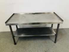 A LOW LEVEL STAINLESS STEEL CATERING PREPARATION TABLE LENGTH 122CM.