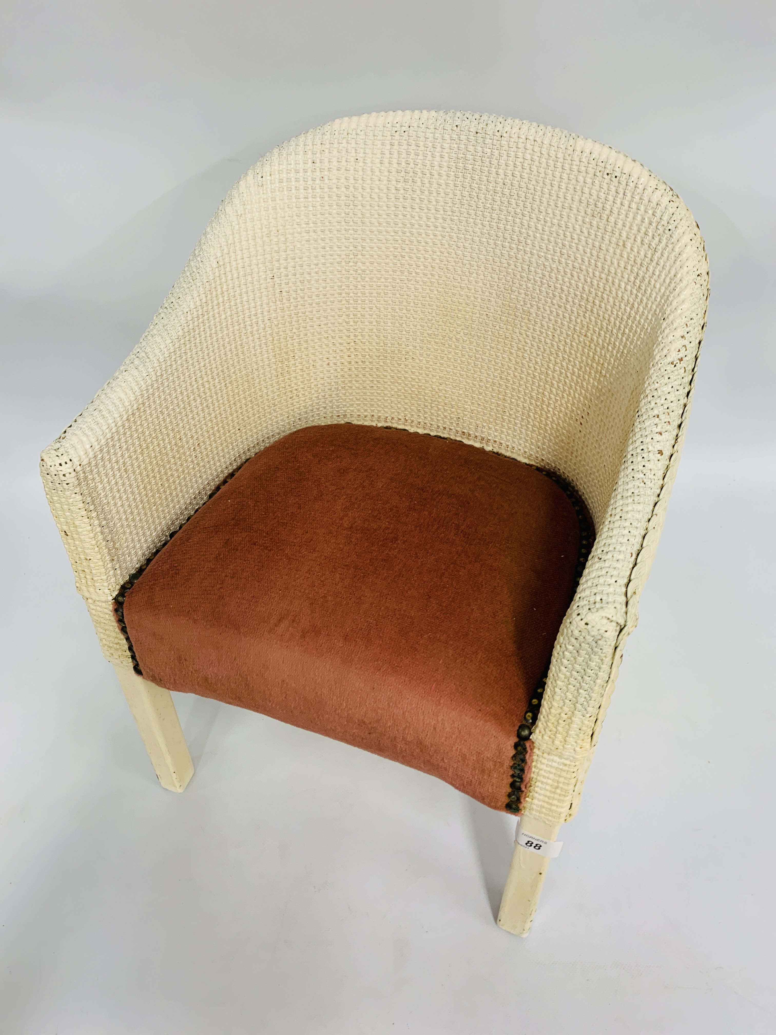 A CHILDS SIZE 1950S STYLE WOVEN CHAIR, - Image 2 of 4