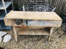 A WOODEN CARPENTRY WORKSHOP BENCH FITTED WITH RECORD 52E VICE L 153CM, D 61CM,
