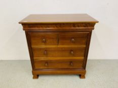 A GOOD QUALITY REPRODUCTION HARDWOOD TWO OVER TWO CHEST OF DRAWERS, WIDTH 92CM, DEPTH 51CM,