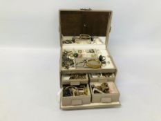 A DULWICH JEWELLERY BOX CONTAINING COSTUME JEWELLERY -RING, BANGLES,