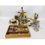 2 X BOXES OF ASSORTED VINTAGE PLATED WARE TO INCLUDE CUTLERY, CANDLESTICKS, TOAST RACK, TEA URN ETC.