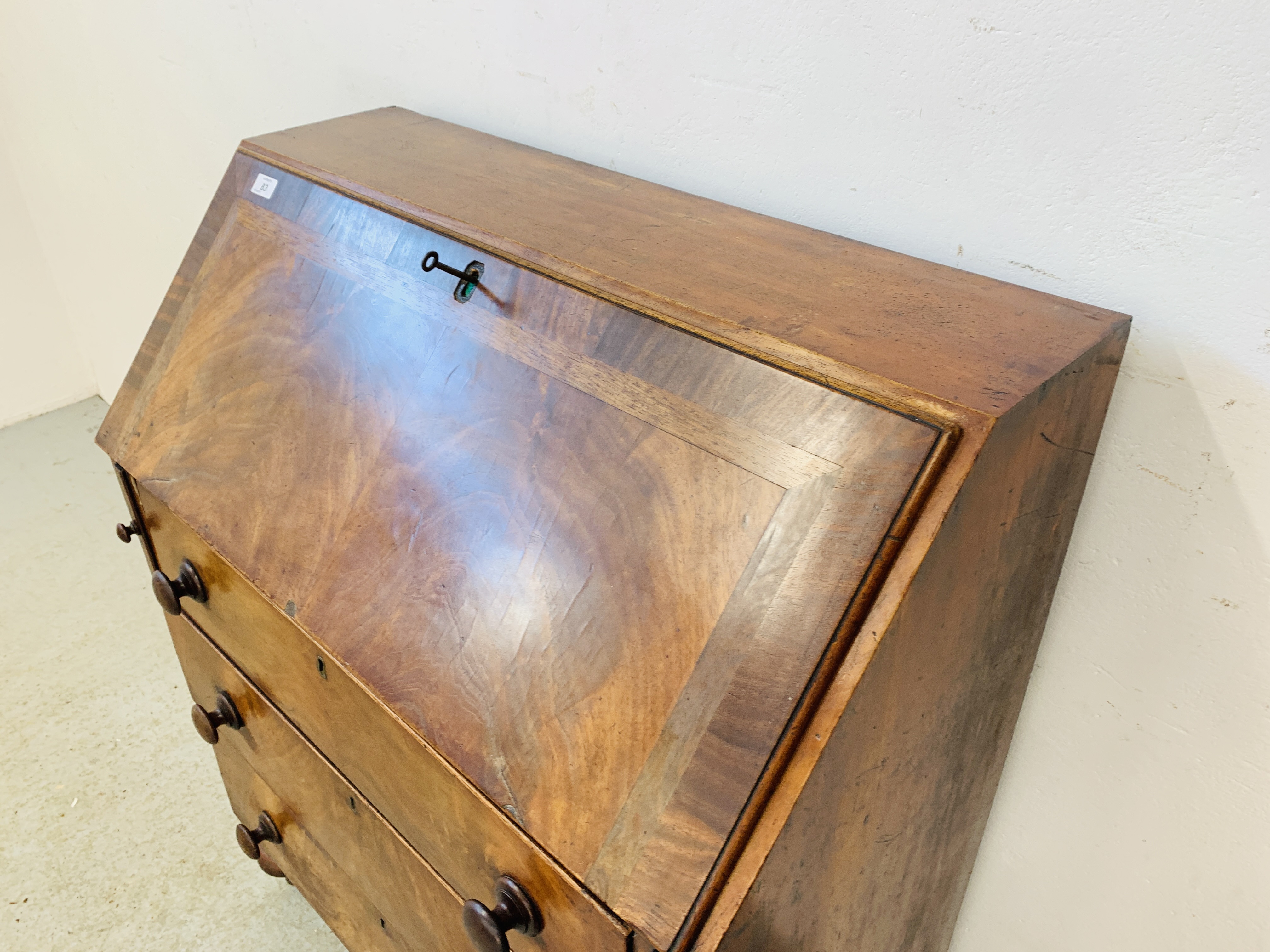 A VICTORIAN MAHOGANY 3 DRAWER FALLING FRONT BUREAU - W 90CM. D 45CM. H 111CM. - Image 4 of 9