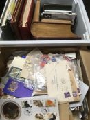 STAMP COLLECTION IN BOX AND TUB, OLD TIME REMAINDER ALBUMS INCLUDING TWO LINCOLN'S, KILOWARE,