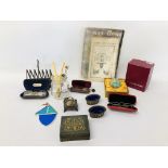 BOX OF ASSORTED COLLECTABLE'S TO INCLUDE PAIR OF SALTS, TRINKET BOX, PLATED TOAST RACK,