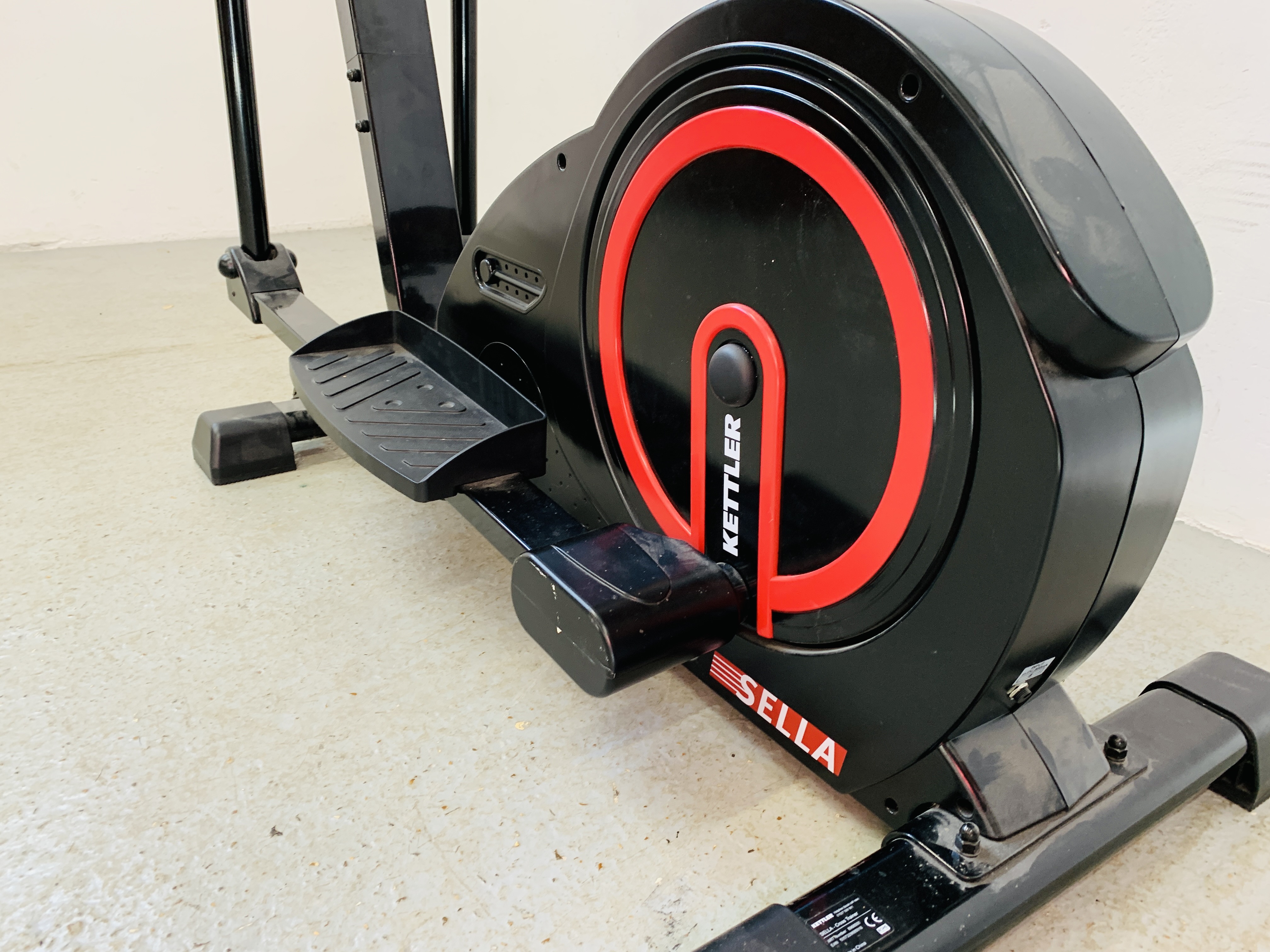 A KETTLER SELLA CROSS TRAINER - SOLD AS SEEN - Image 3 of 6