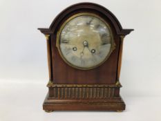 A MAHOGANY CASED MANTEL TIMEPIECE WITH FRENCH STRIKING MOVEMENT - KEY WITH AUCTIONEER