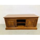 A GOOD QUALITY REPRODUCTION ENTERTAINMENT UNIT W 155CM. D 58CM. H 66CM.