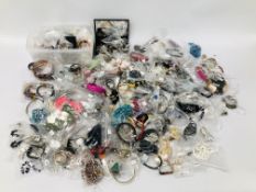 LARGE QUANTITY OF COSTUME JEWELLERY