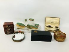 AN ART DECO 6 PIECE DRESSING TABLE SET, COPPER & GREEN ENAMELED DETAIL WITH GLASS TRAY,