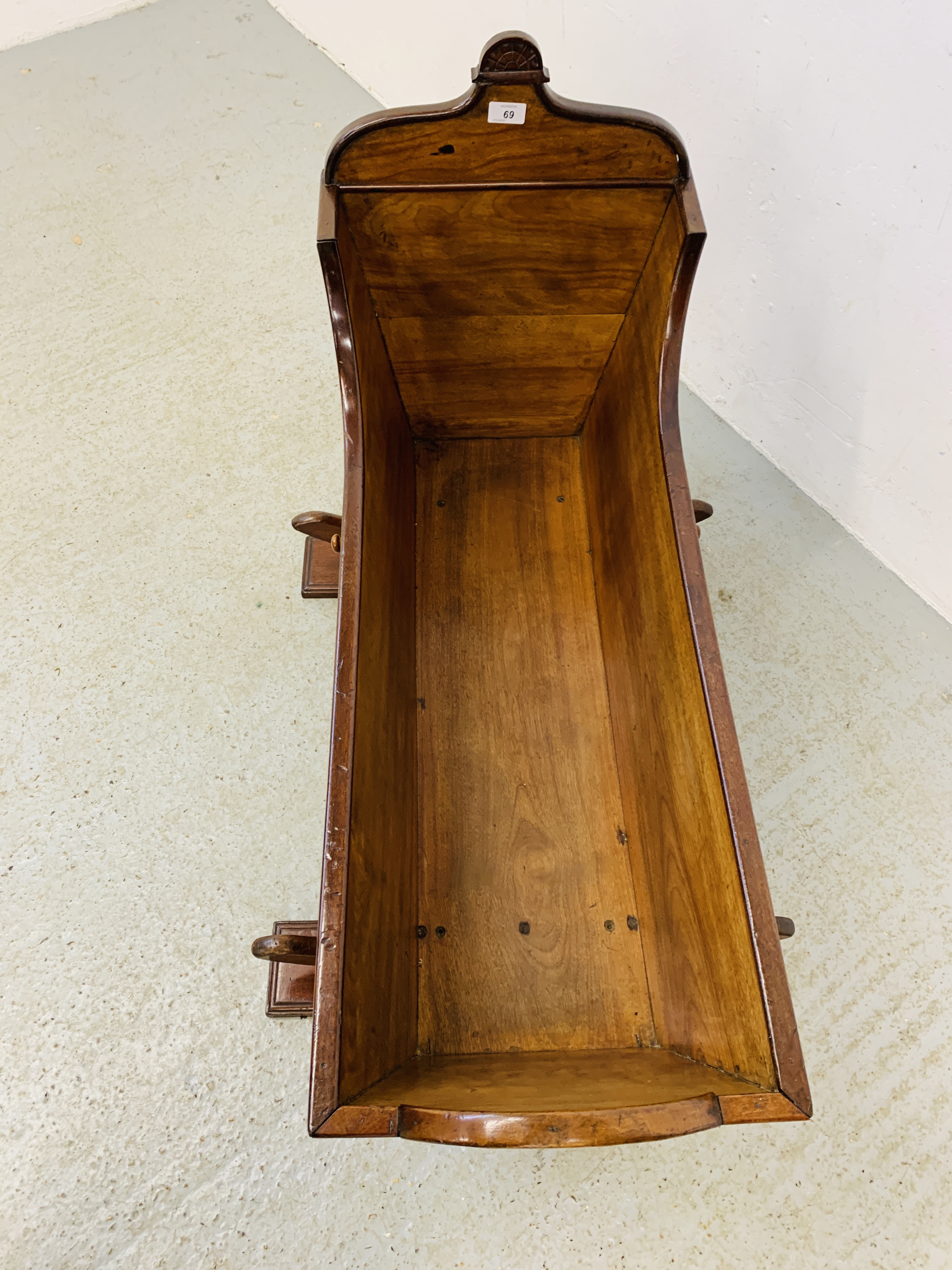 A VICTORIAN MAHOGANY CHILD'S ROCKING CRIB, LENGTH 97CM, - Image 8 of 8