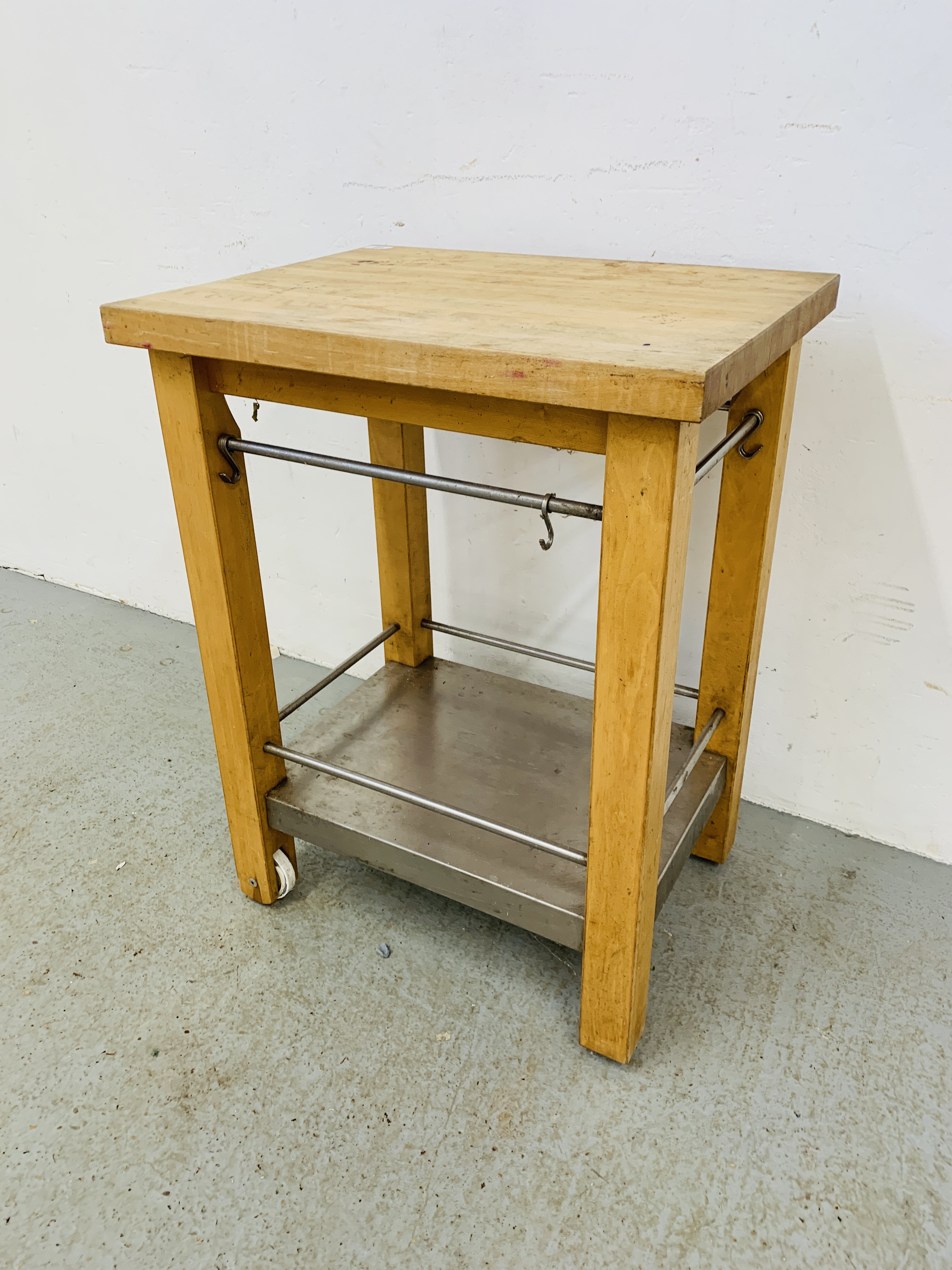 OAK BUTCHERS BLOCK WITH STAINLESS STEEL SHELF AND RAILS 65CM X 51CM X 85CM.