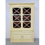 A MODERN REPRODUCTION IMPRESSIVE DRESSER WITH 2 DOOR GLAZED TOP ABOVE 2 DRAWER 2 DOOR CABINET BASE