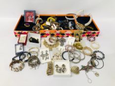 A LARGE SELECTION OF COSTUME JEWELLERY