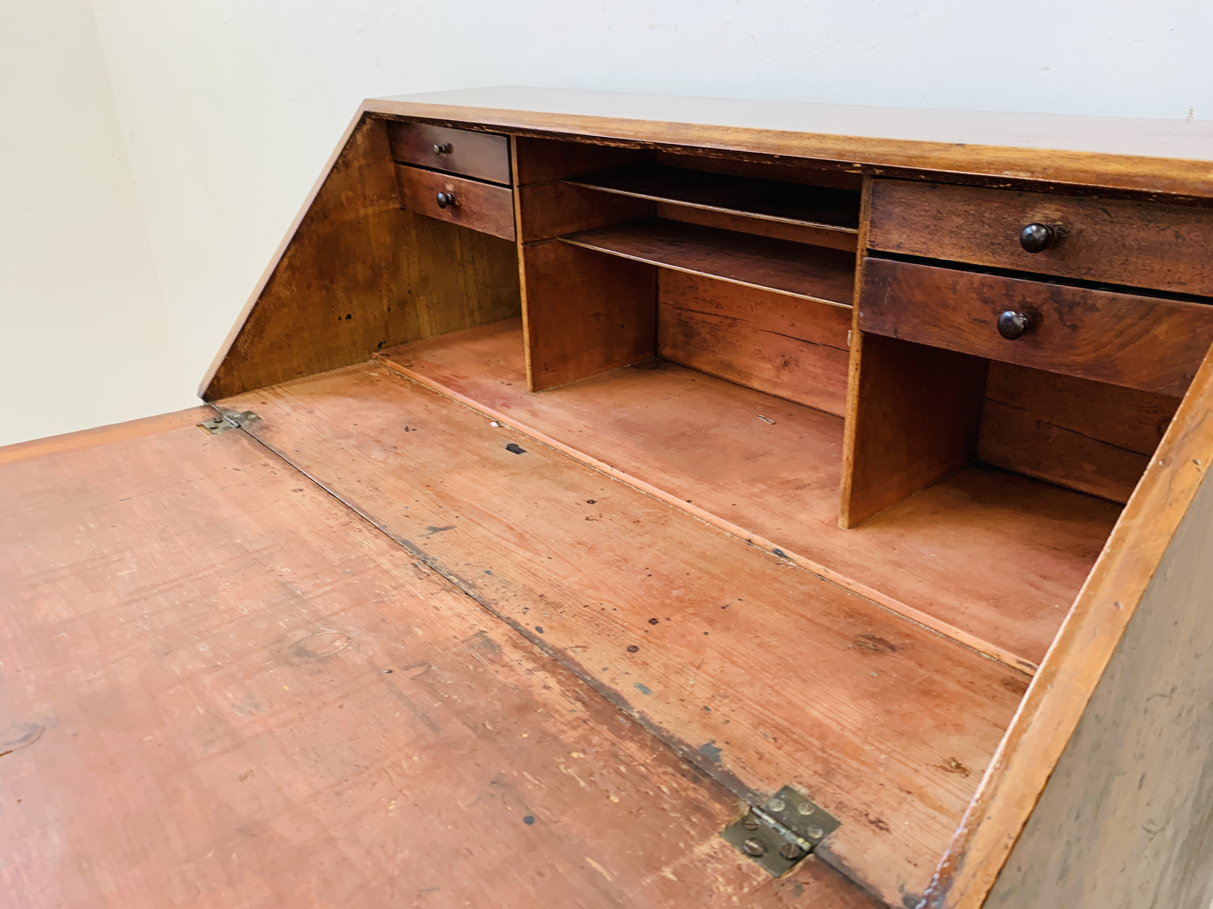 A VICTORIAN MAHOGANY 3 DRAWER FALLING FRONT BUREAU - W 90CM. D 45CM. H 111CM. - Image 5 of 9