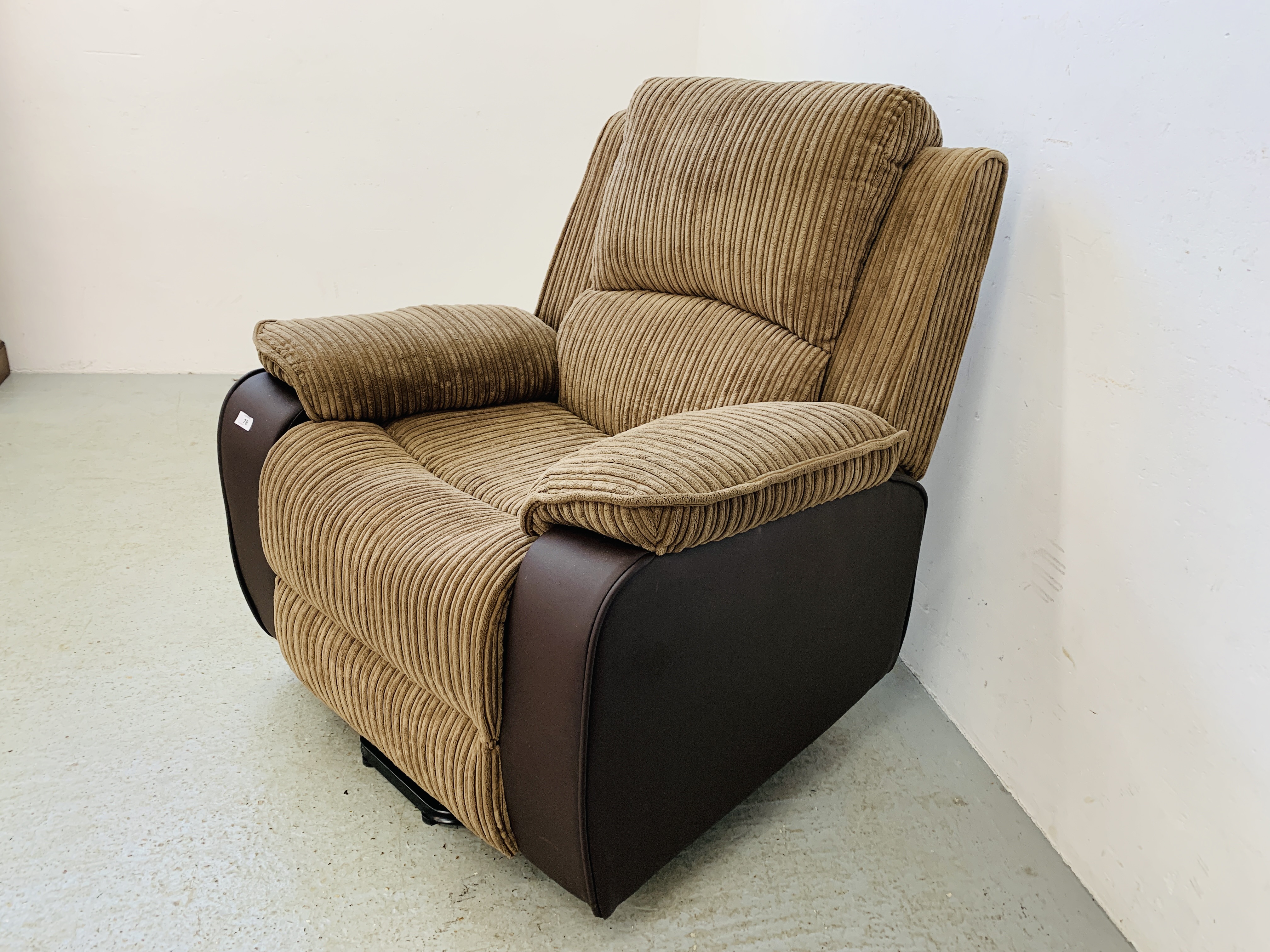 A MODERN ELECTRIC RECLINING EASY CHAIR WITH BROWN FAUX LEATHER AND BROWN CORDED UPHOLSTERY - SOLD - Image 3 of 6