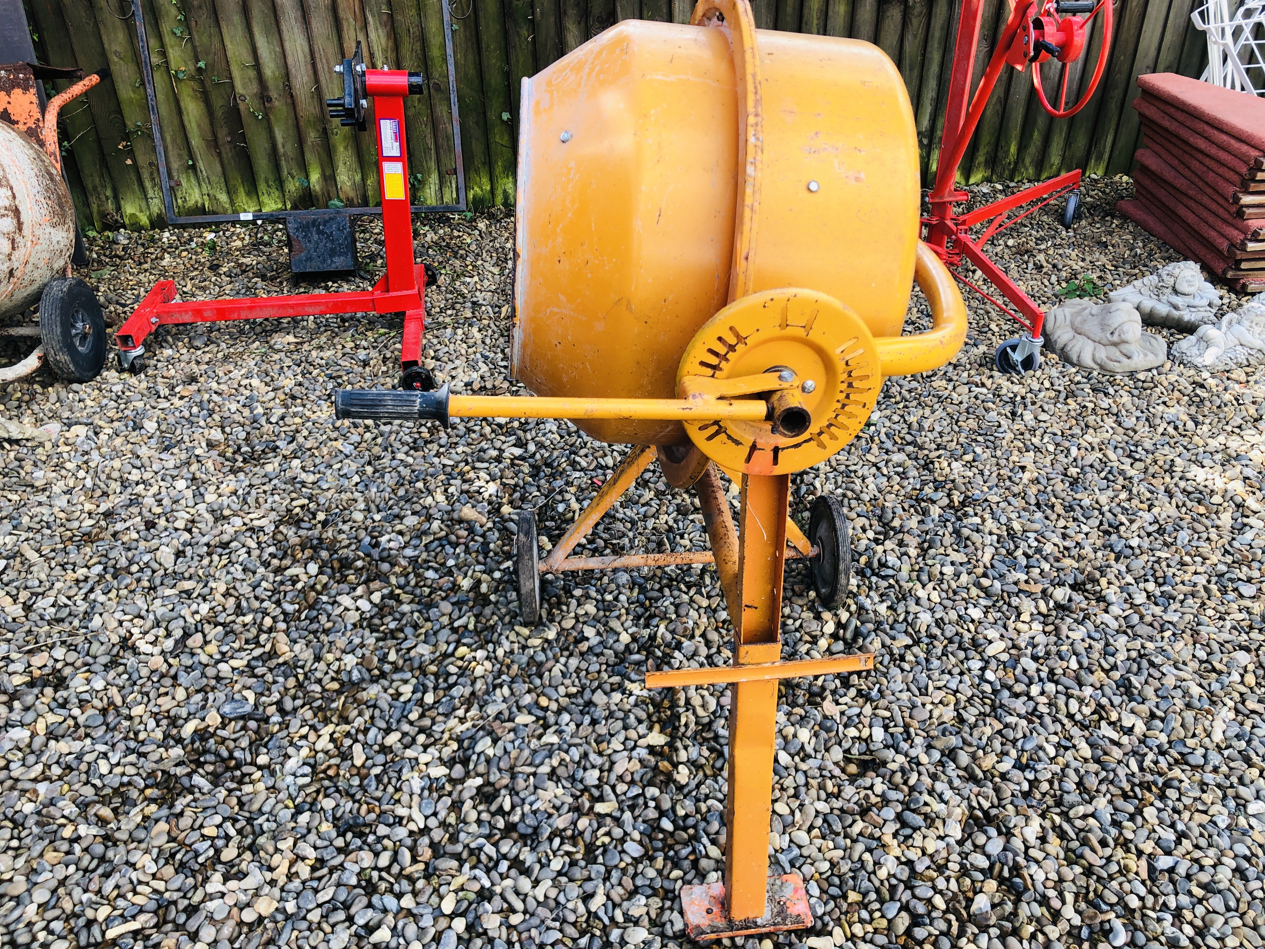 AN ELECTRIC CEMENT MIXER - SOLD AS SEEN - Image 3 of 5