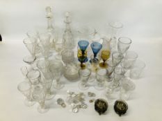 2 X BOXES OF ASSORTED VINTAGE GLASS WARE TO INCLUDE DECANTERS,