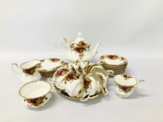 28 PIECE ROYAL ALBERT OLD COUNTRY ROSE TEA SET.