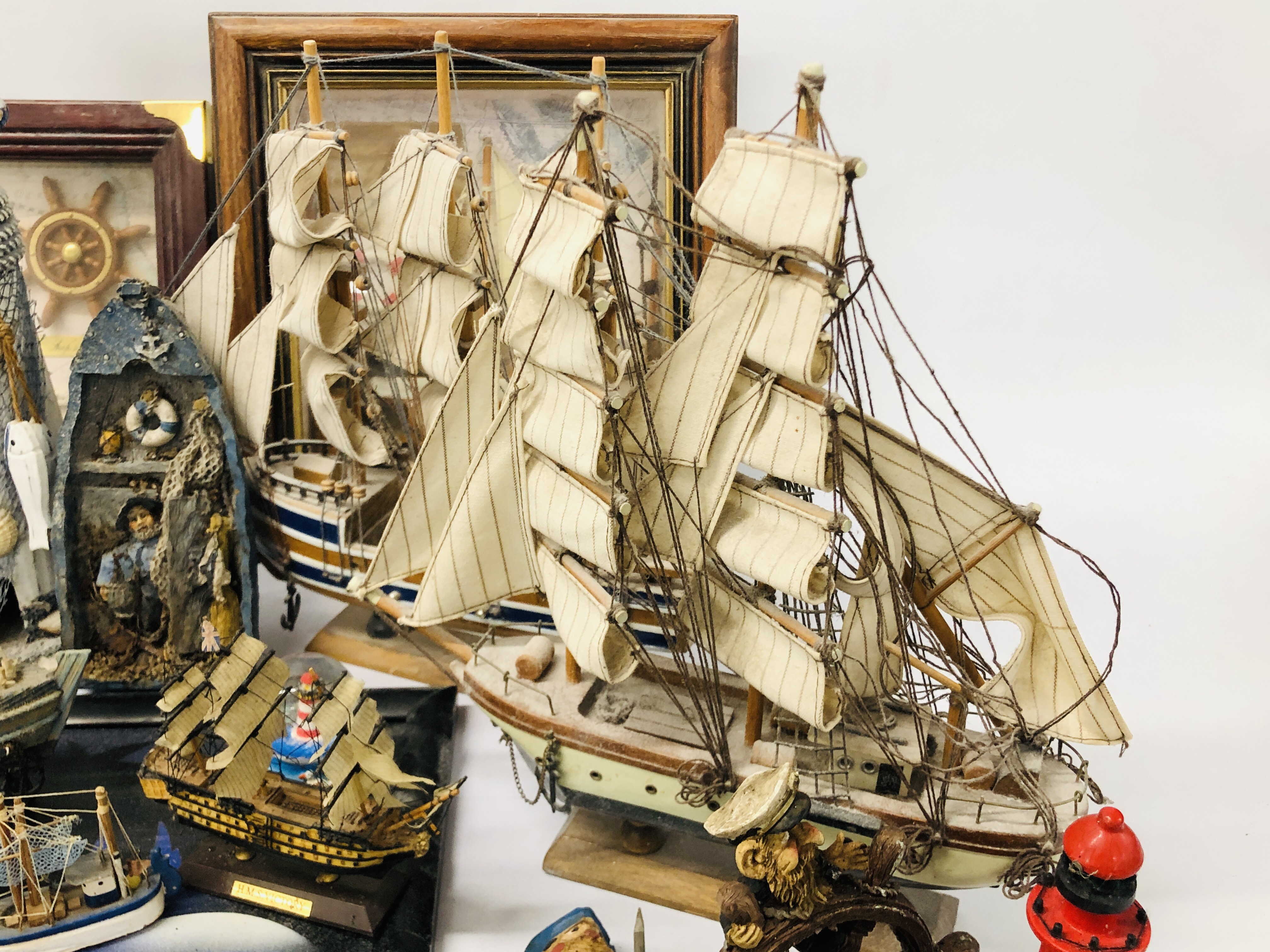 3 NAUTICAL 3D CASED DISPLAYS AND OTHER NAUTICAL ITEMS TO INCLUDE SAILING SHIPS, LIGHTHOUSES ETC. - Image 3 of 11