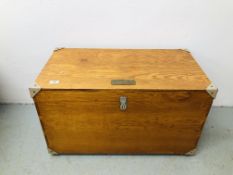 A PINE TOY BOX HINGED TOP METAL LIFTING HANDLES AND LATCH, W 76CM, H 43CM,