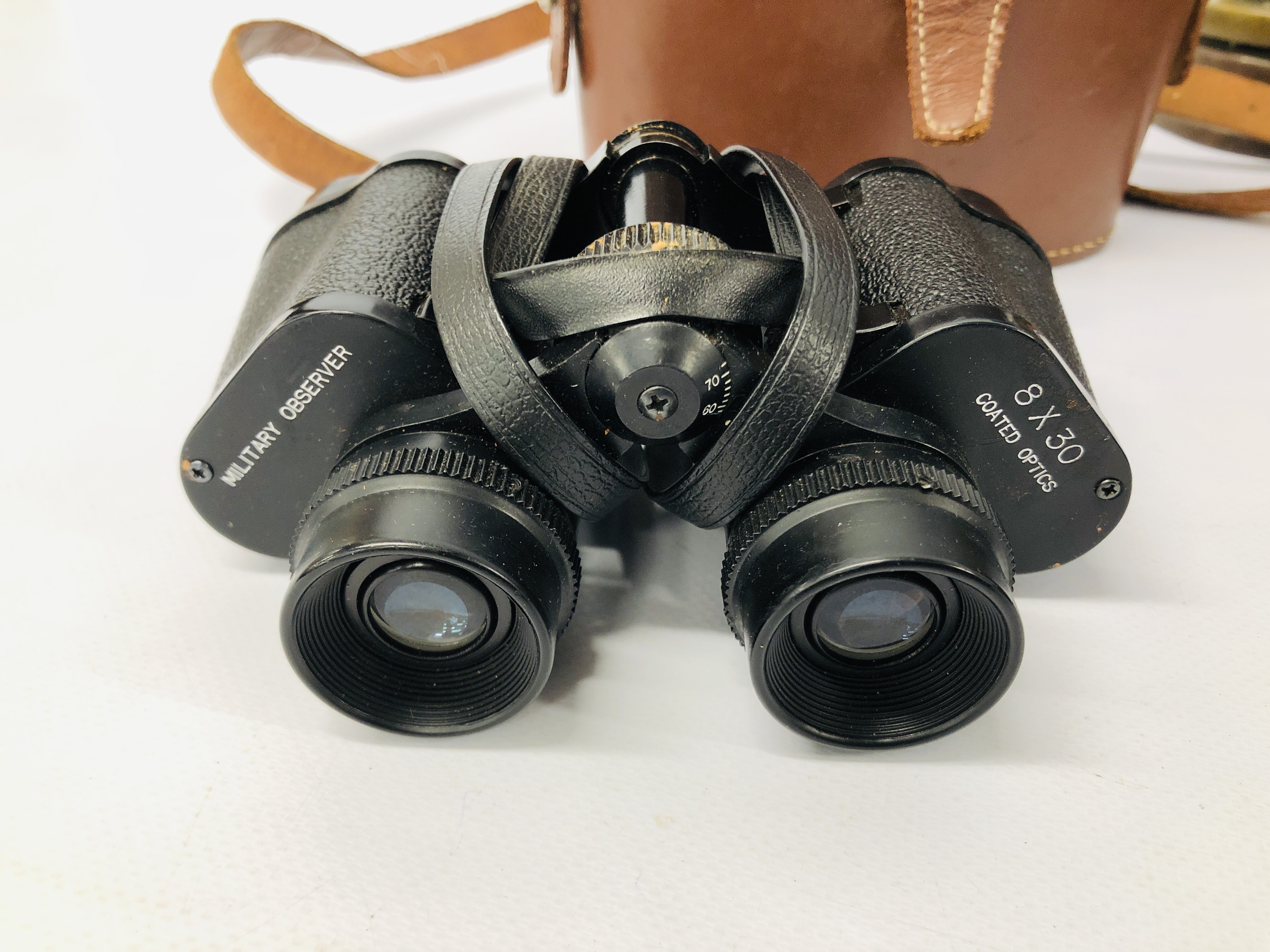 PAIR OF VINTAGE FIELD BINOCULARS IN FITTED BROWN LEATHER CASE MARKED "W. - Image 6 of 14