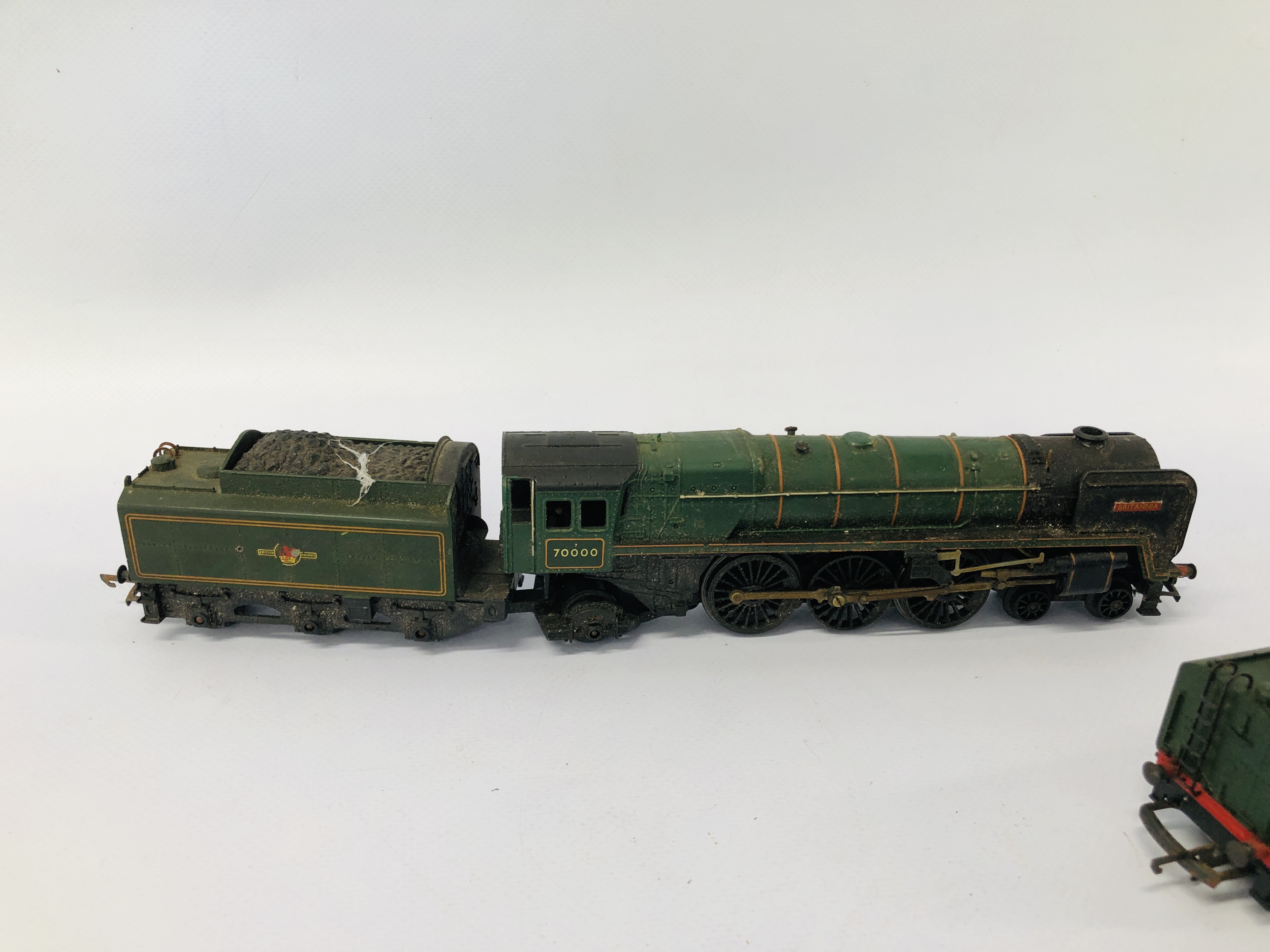 2 X TRIANG 00 GAUGE LOCOMOTIVES AND TENDERS INCLUDING BRITTANIA - Image 11 of 14