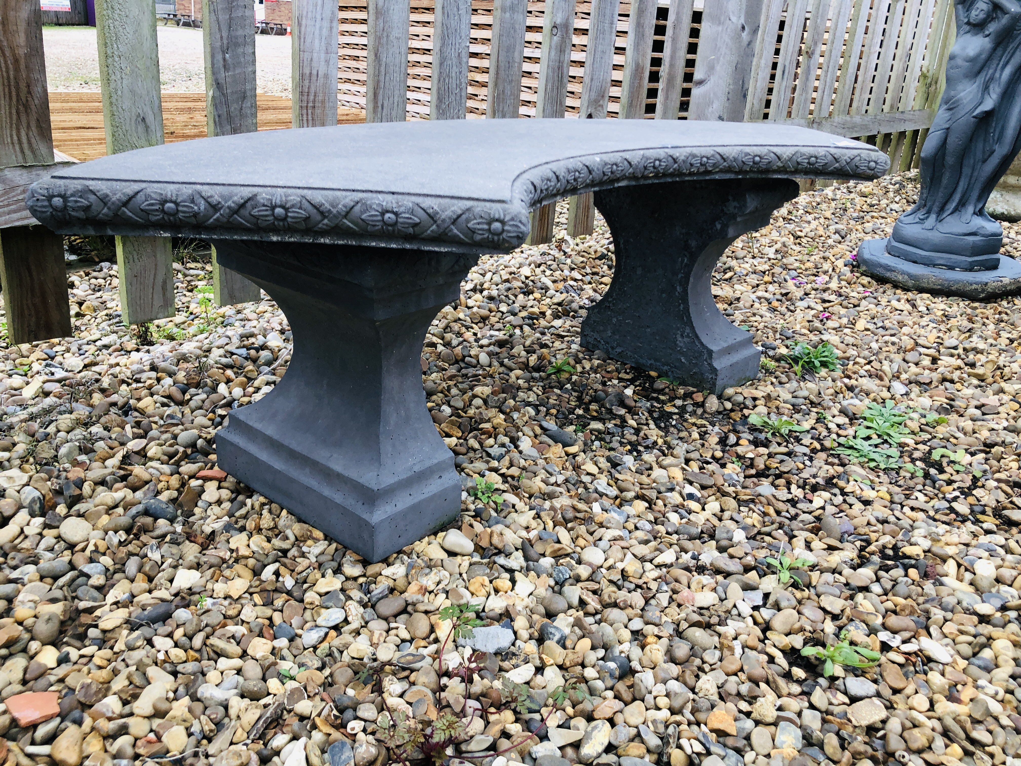 A STONEWORK GARDEN BENCH WITH CARVED SEAT W 130CM - Image 3 of 5