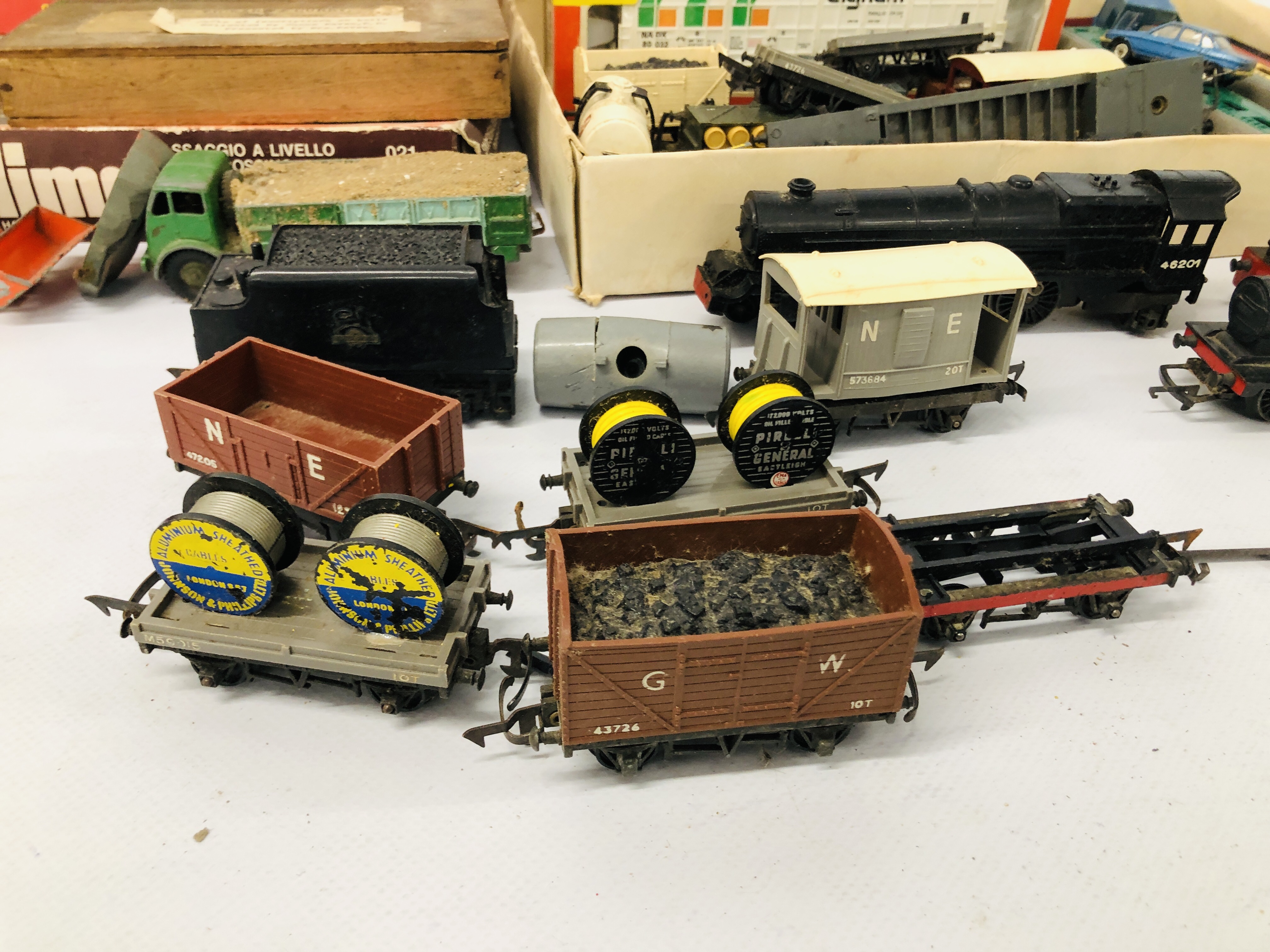 COLLECTION OF 00 GAUGE TRI-ANG HORNBY, LOCOMOTIVES, - Image 7 of 14