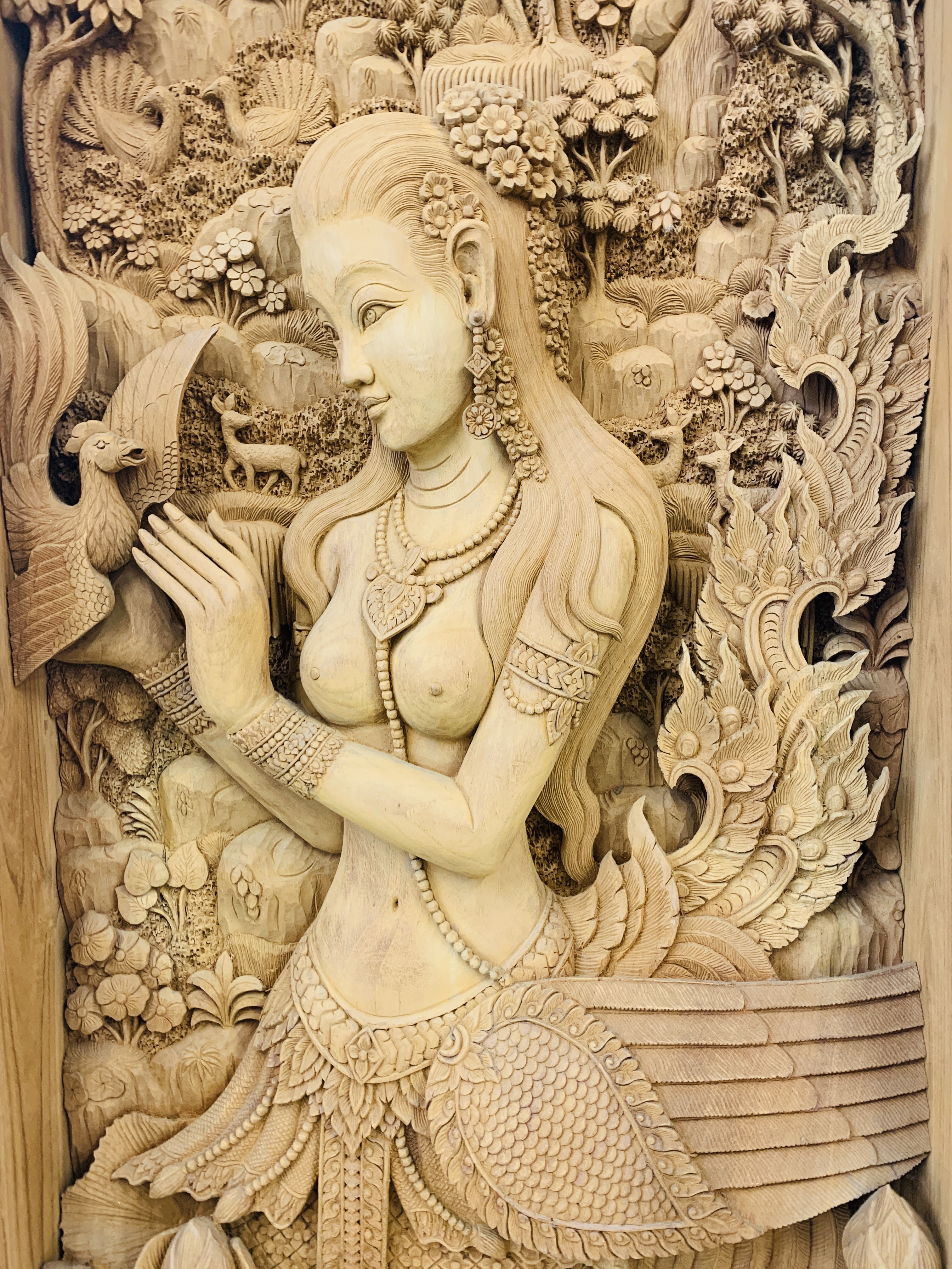 AN IMPRESSIVE ASIAN HAND CARVED TEAK THREE DIMENSIONAL PANEL OF GIRL WITH BIRDS AND FOLIAGE - - Image 3 of 10