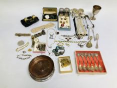 A SMALL COLLECTION OF MIXED COSTUME JEWELLERY SILVER AND ROLLED GOLD INCLUDING EARRINGS, BRACELETS,