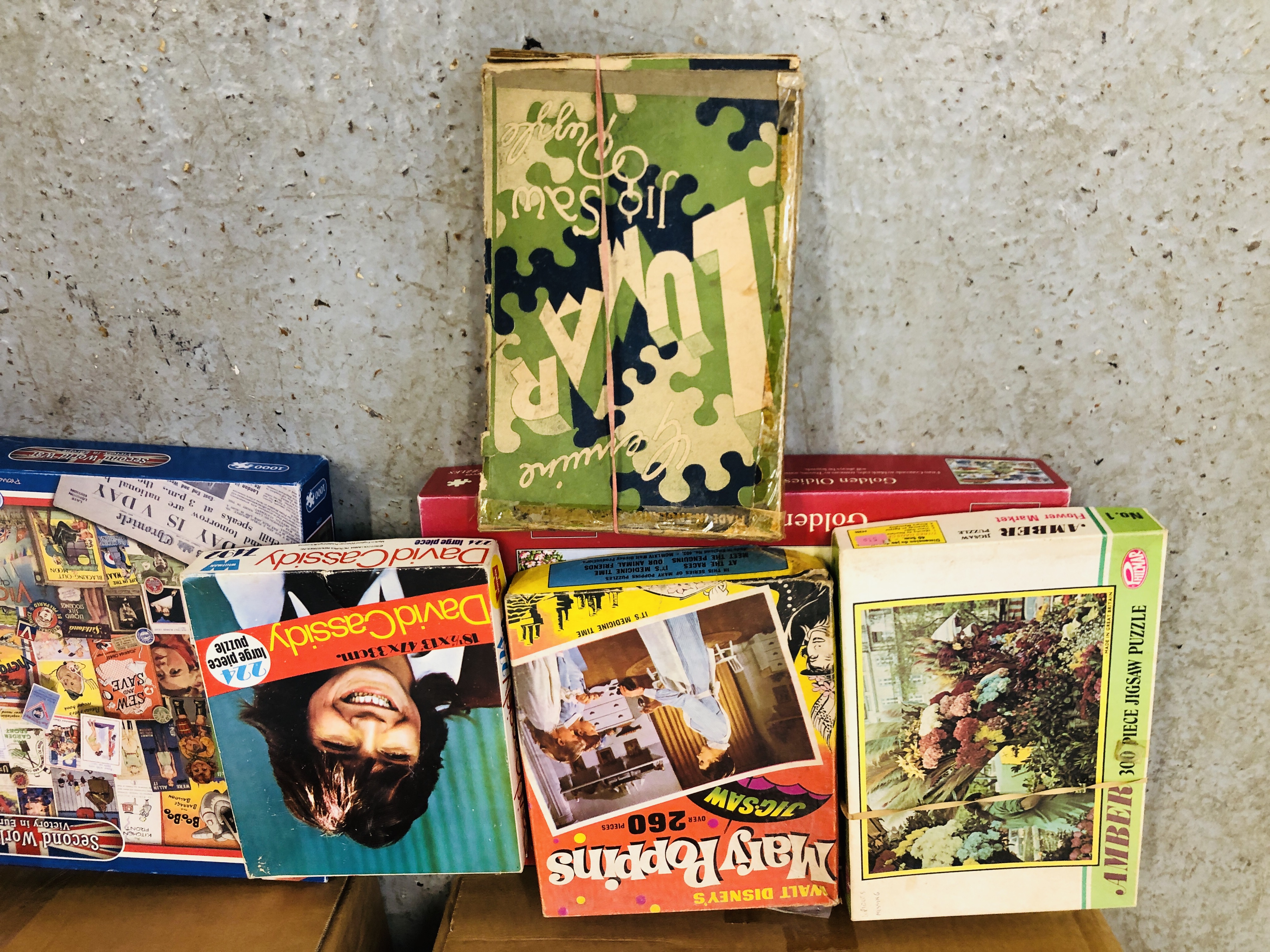 2 BOXES A/F CONTAINING VINTAGE JIGSAWS, TO INCLUDE WONDERS OF THE WORLD, WINDSOR CASTLE, THE LYRIC, - Image 5 of 7