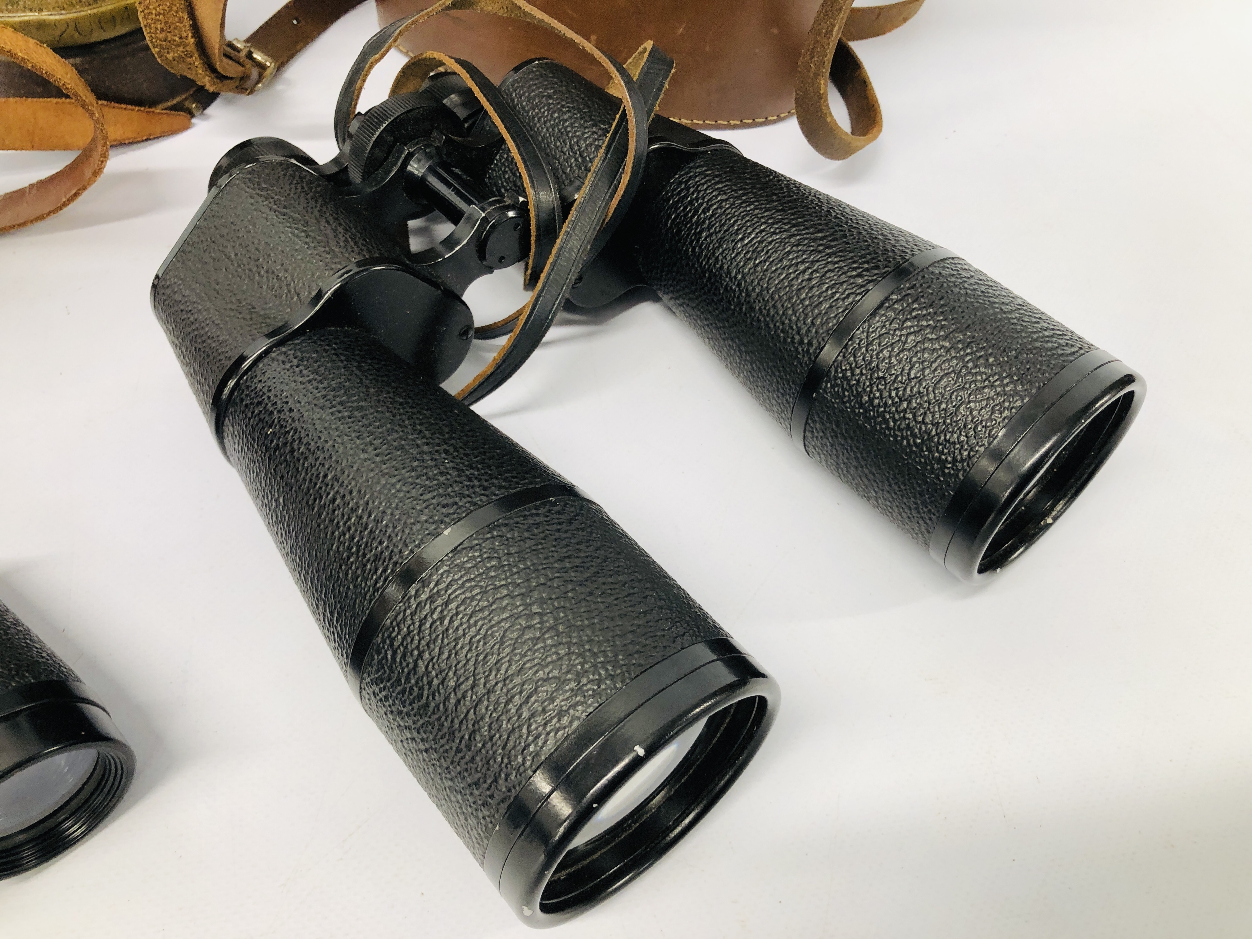 PAIR OF VINTAGE FIELD BINOCULARS IN FITTED BROWN LEATHER CASE MARKED "W. - Image 3 of 14