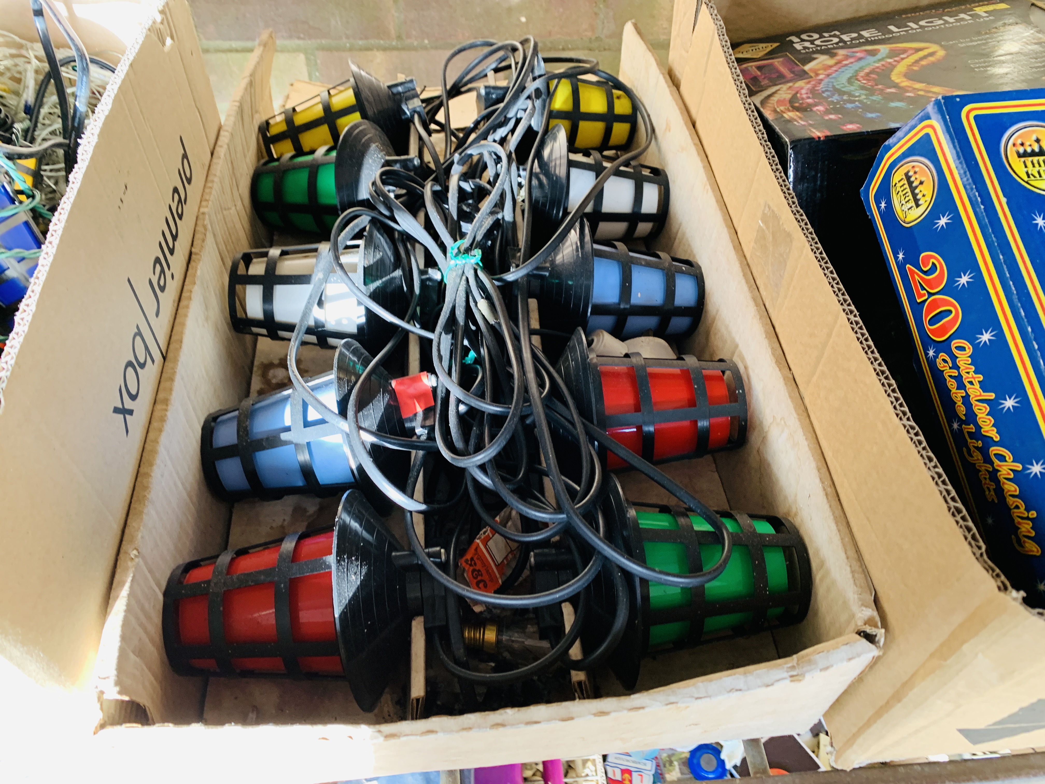 5 BOXES CONTAINING CHRISTMAS AND ROPE LIGHTS, FRIDGE MAGNETS, - Image 3 of 8