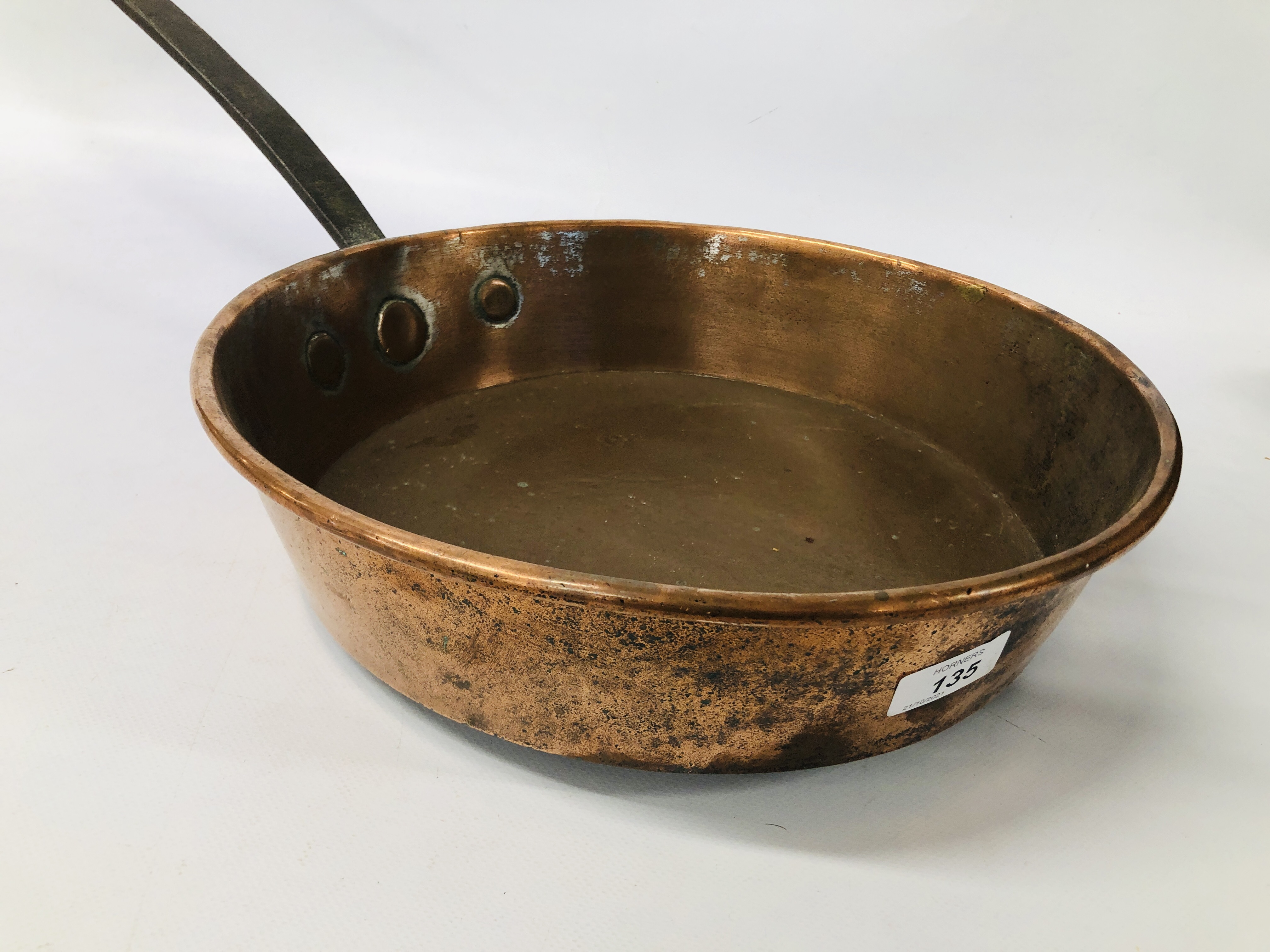 LARGE VINTAGE COPPER PAN WITH HANDLE, 2 GRADUATED BRASS PANS, - Image 13 of 16