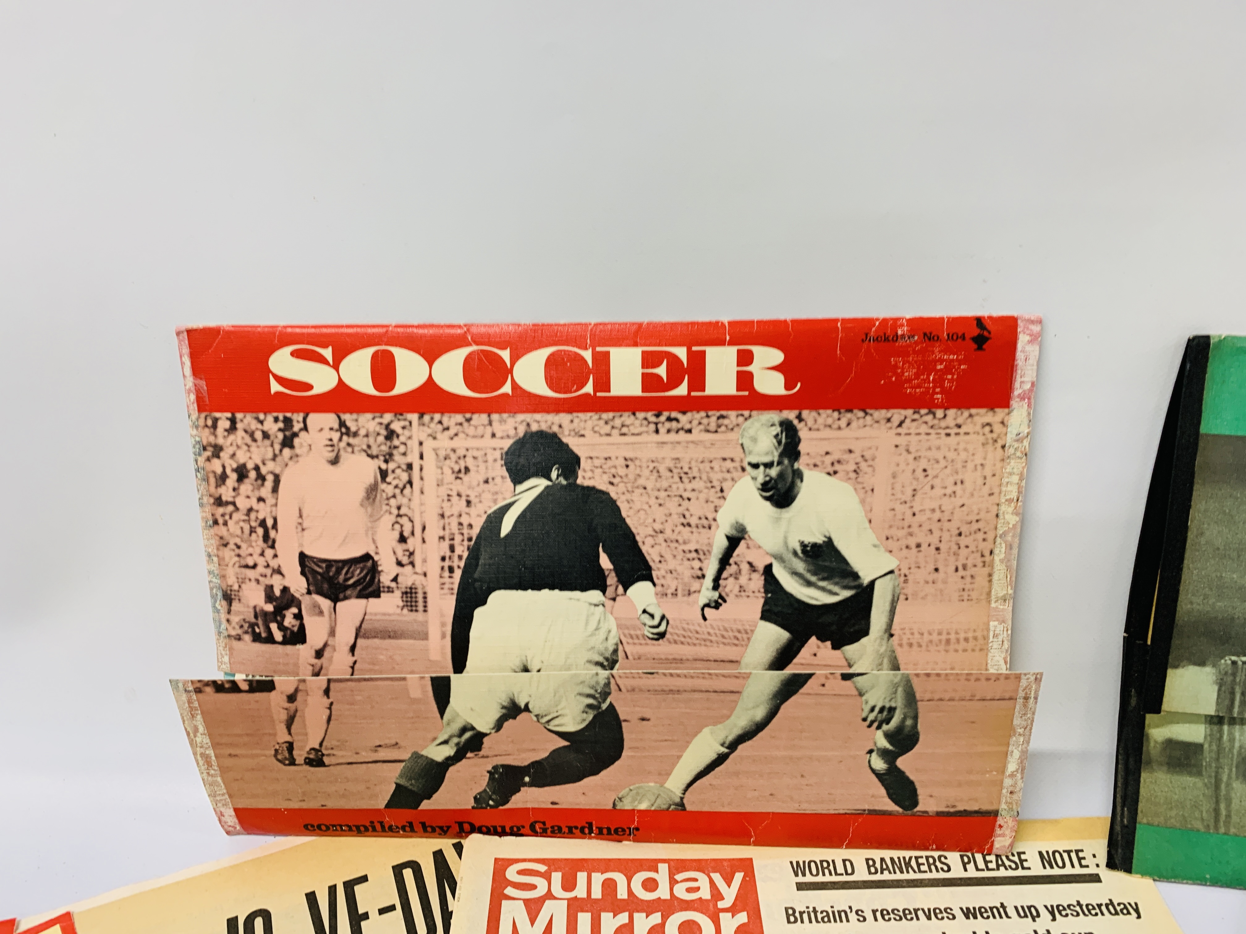 QUANTITY OF ASSORTED VINTAGE EPHEMERA, CRICKET, SOCCER AND NEWSPAPERS ETC. - Image 4 of 5