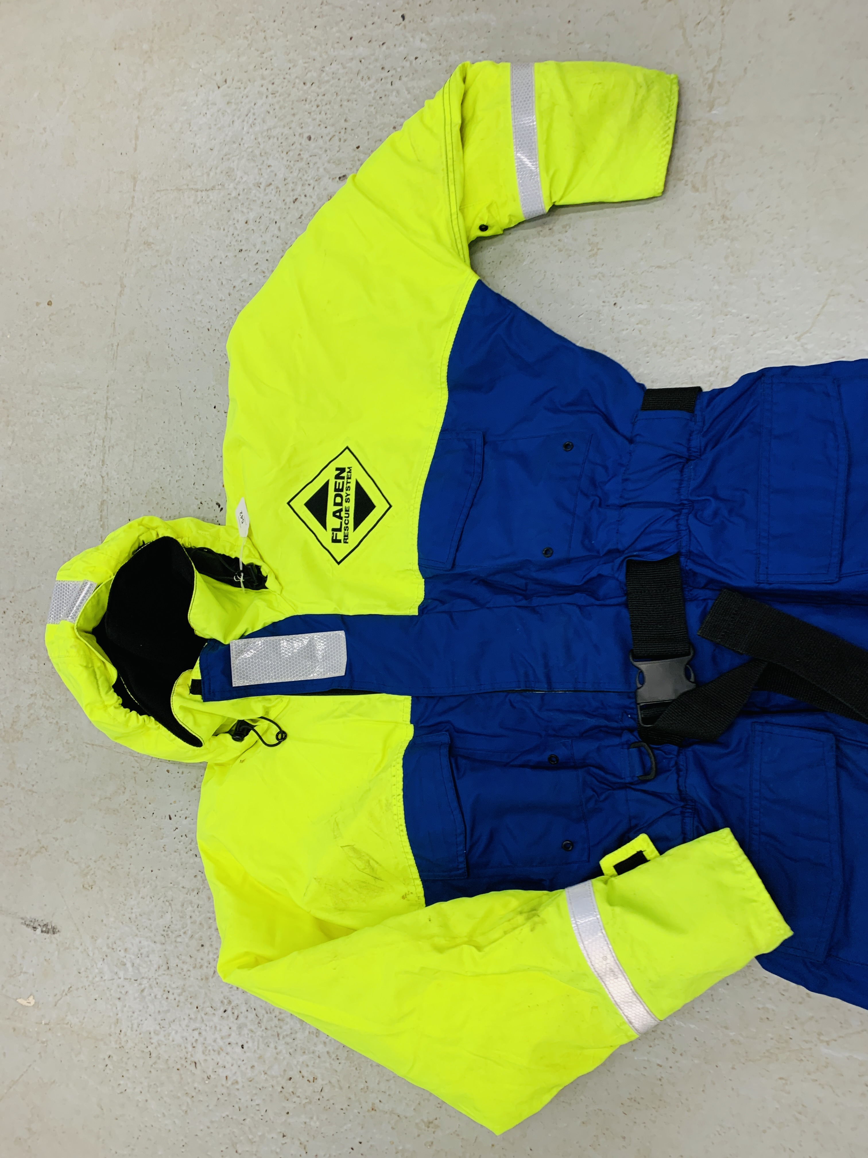 A FLADEN RESCUE SYSTEM FULL BODY SUIT, - Image 3 of 4
