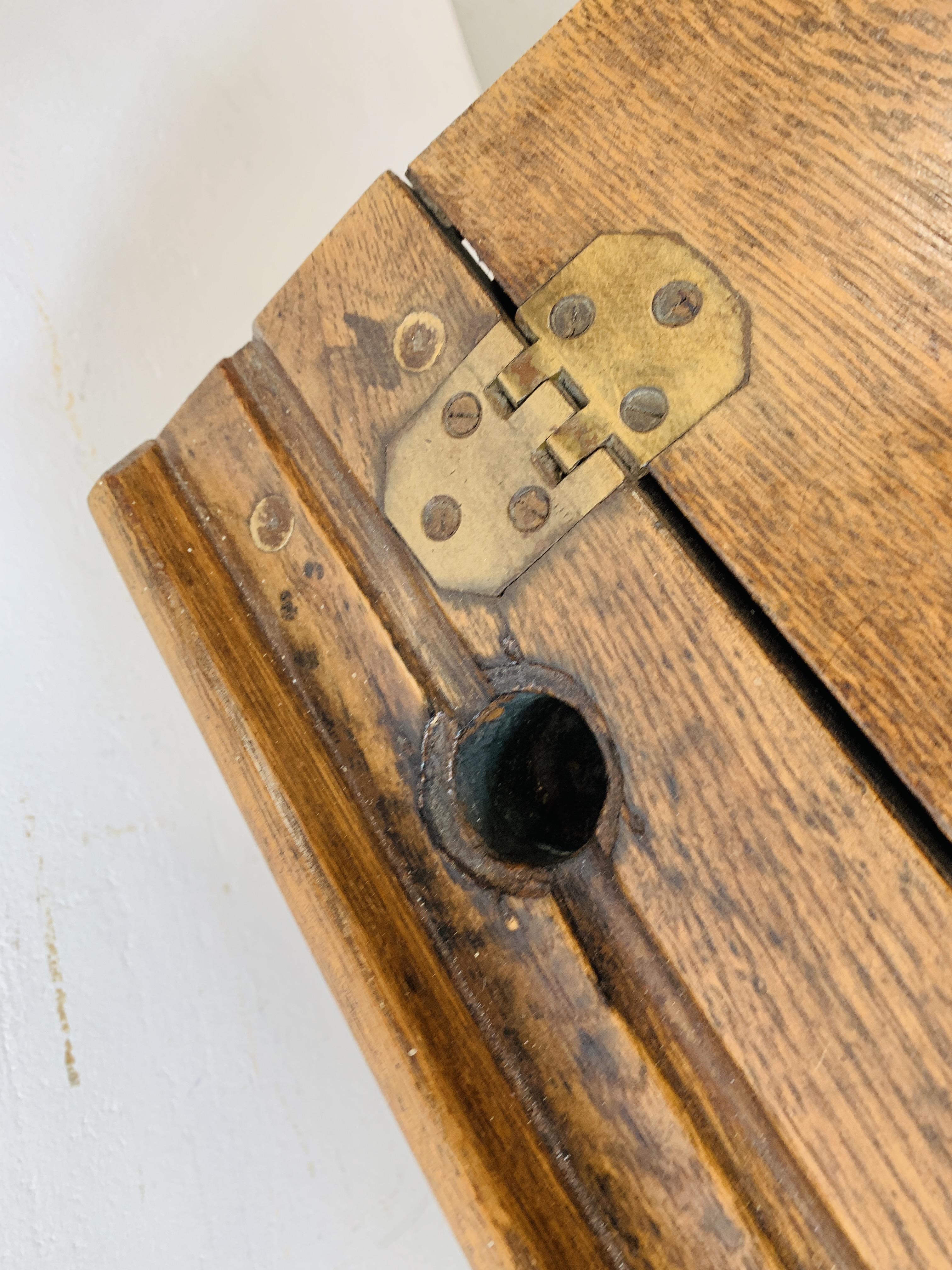 A VINTAGE OAK SCHOOL DESK - Image 5 of 8