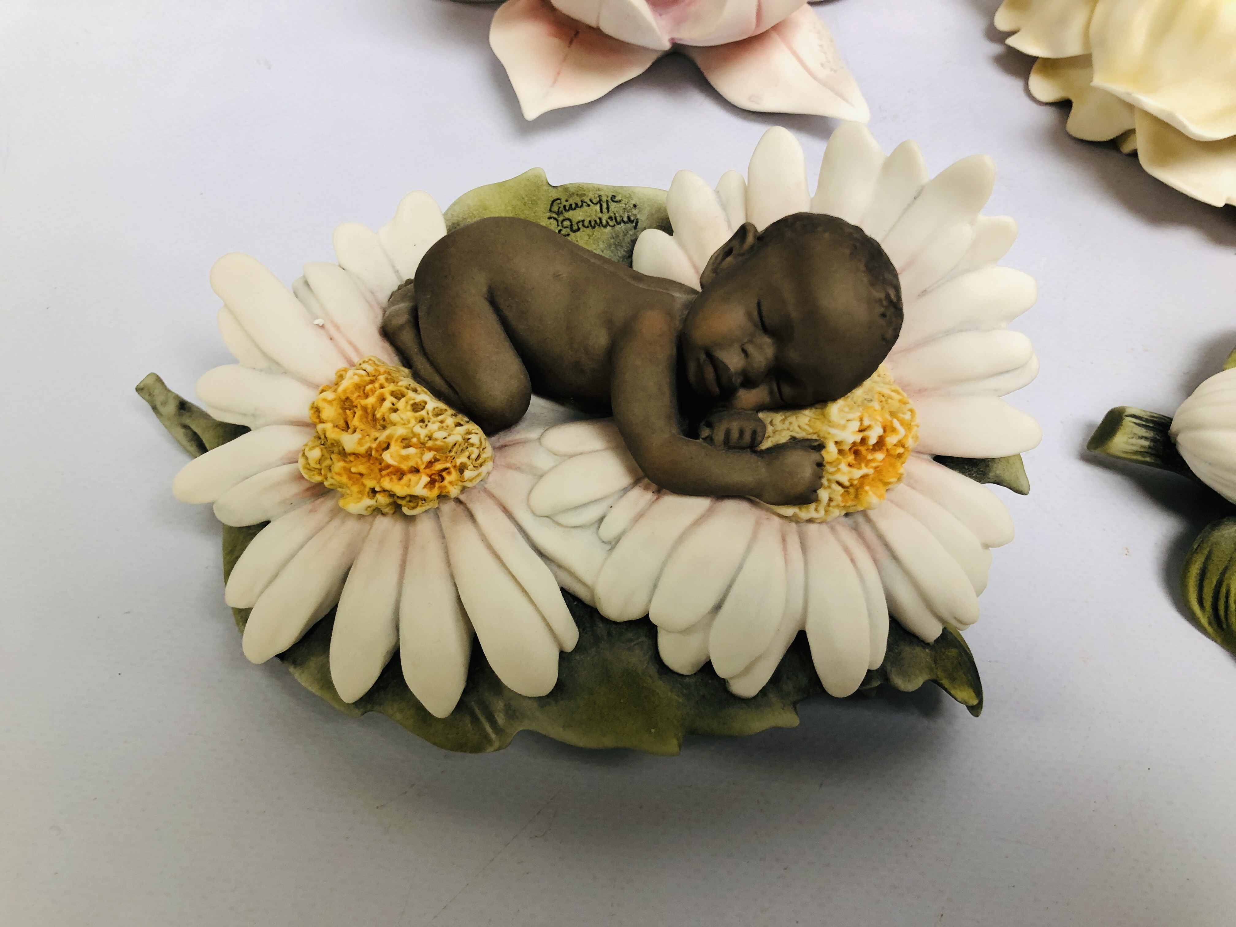 6 BOXED FLORENCE SLEEPING BABY FIGURES TO INCLUDE WATER LILY BABY, ROSE BABY, DAISY BABY, - Image 2 of 8