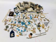 BOX OF ASSORTED VINTAGE BUTTONS AND BOBBINS ALONG WITH A TRAY OF ASSORTED COSTUME JEWELLERY,