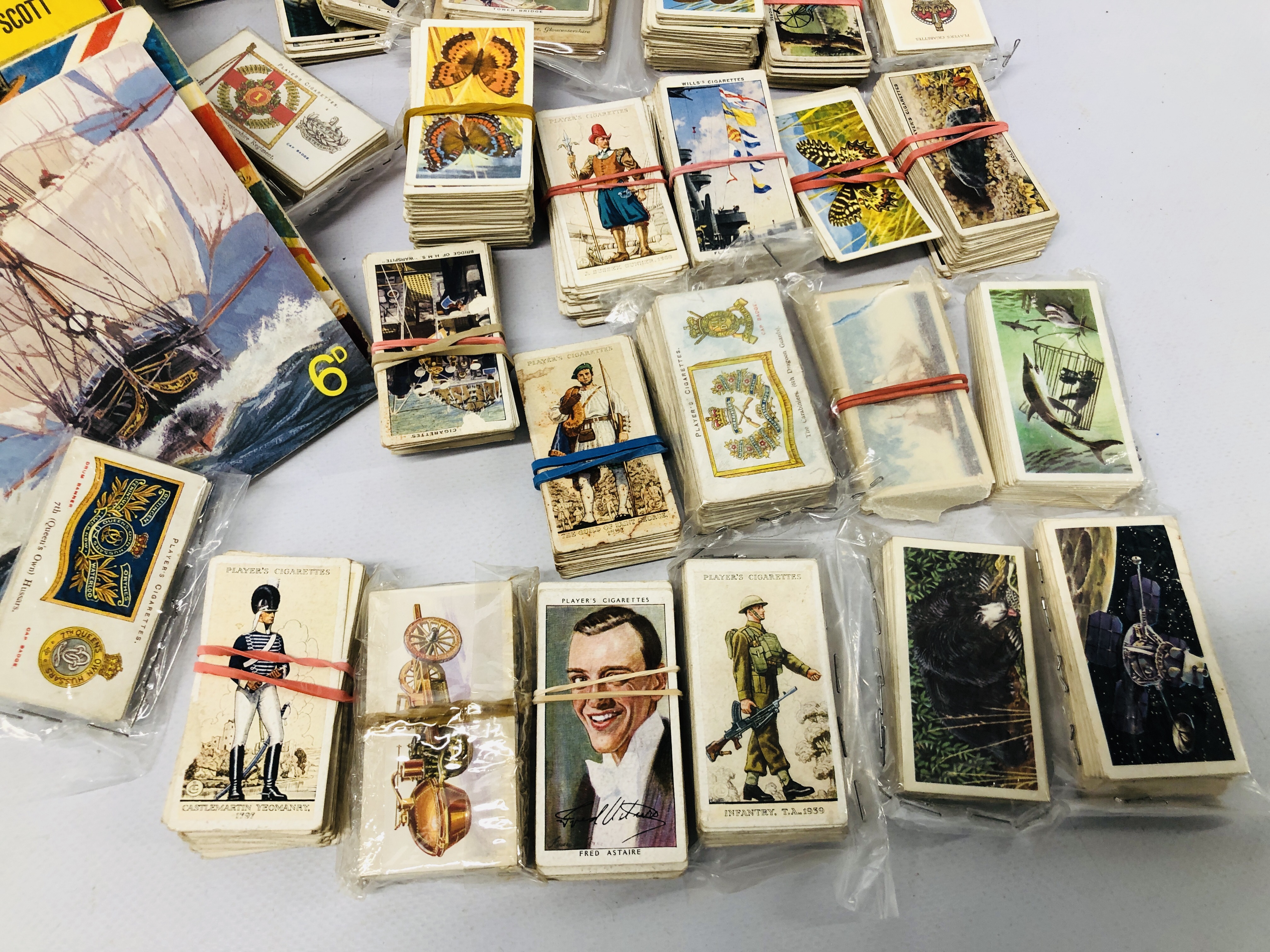 BOX OF VINTAGE TEA AND CIGARETTE CARDS MAINLY IN ALBUMS, INCLUDING FOOTBALL, SPACE ETC. - Image 5 of 7