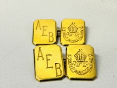 A PAIR OF 18CT GOLD GENTLEMAN'S CUFFLINKS INSCRIBED MEREAT QUISQUE PALMAM "LET EACH ONE MERIT HIS